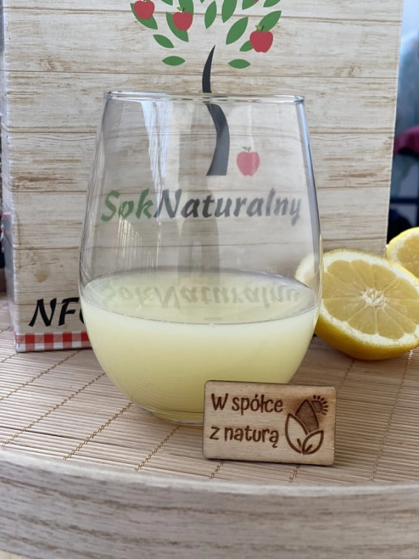 W spółce z naturą sok NFC z cytryny 100% - sok w szklance