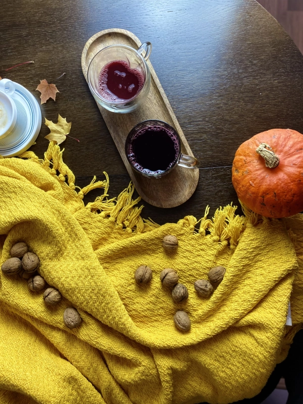 W spółce z naturą sok tłoczony z Aronii - sok w szklance